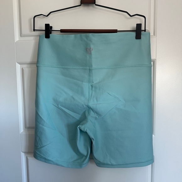 NWOT TnAction Aqua Blue Activewear Shorts - Picture 2 of 4